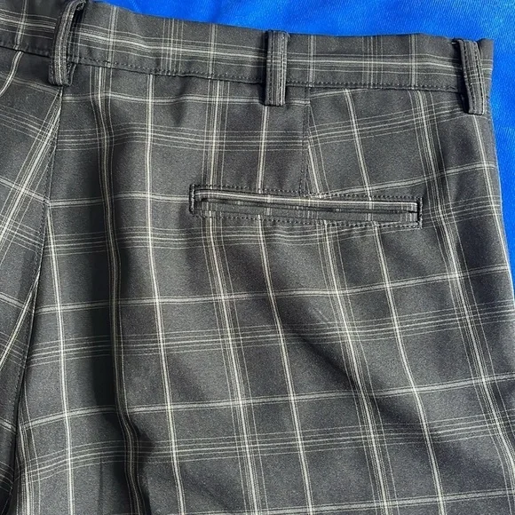 ⭐️ Haggar plaid shorts- size 38 - Picture 3 of 6